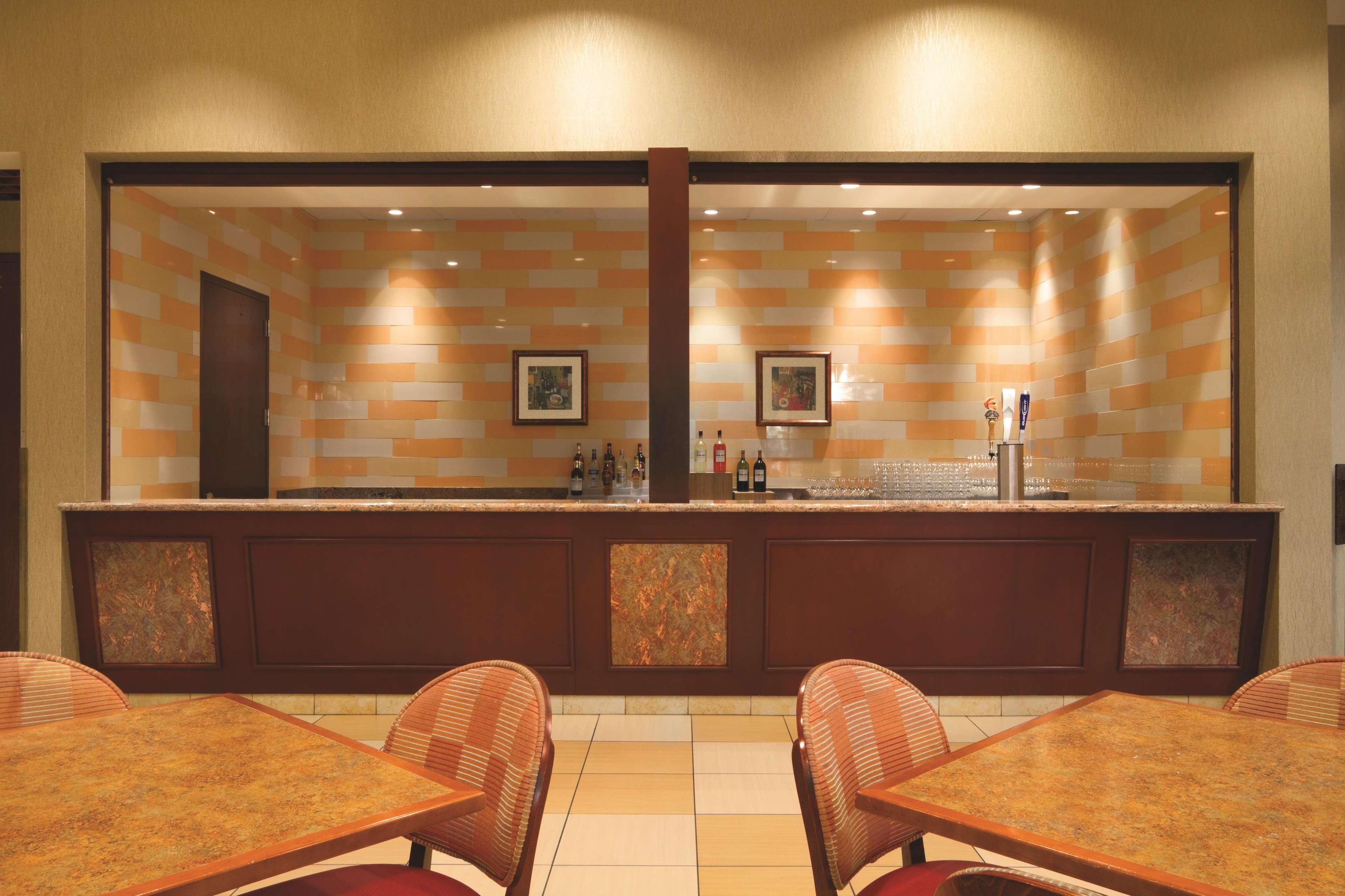 Embassy Suites By Hilton Norman Hotel & Conference Center Restoran fotoğraf