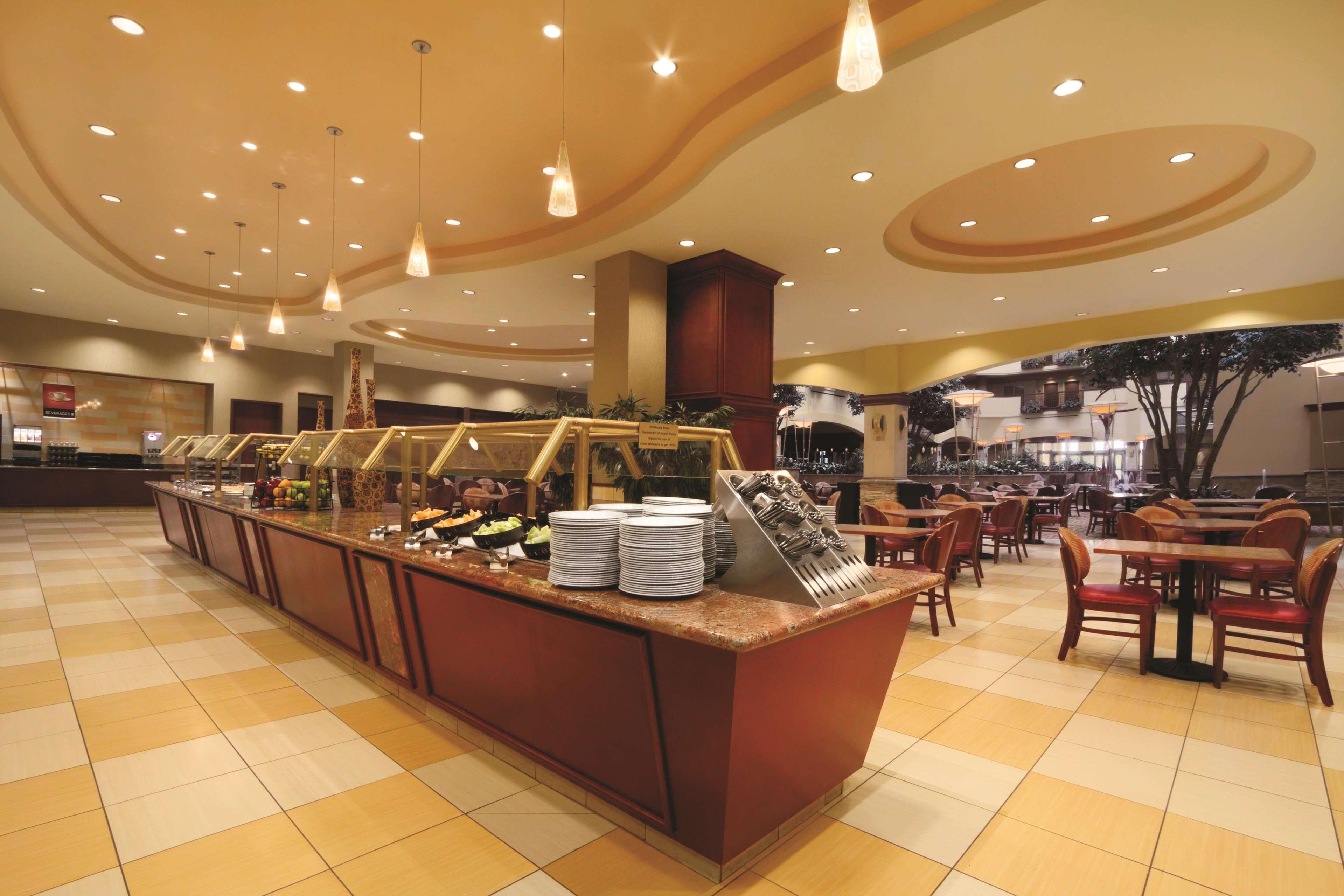 Embassy Suites By Hilton Norman Hotel & Conference Center Restoran fotoğraf