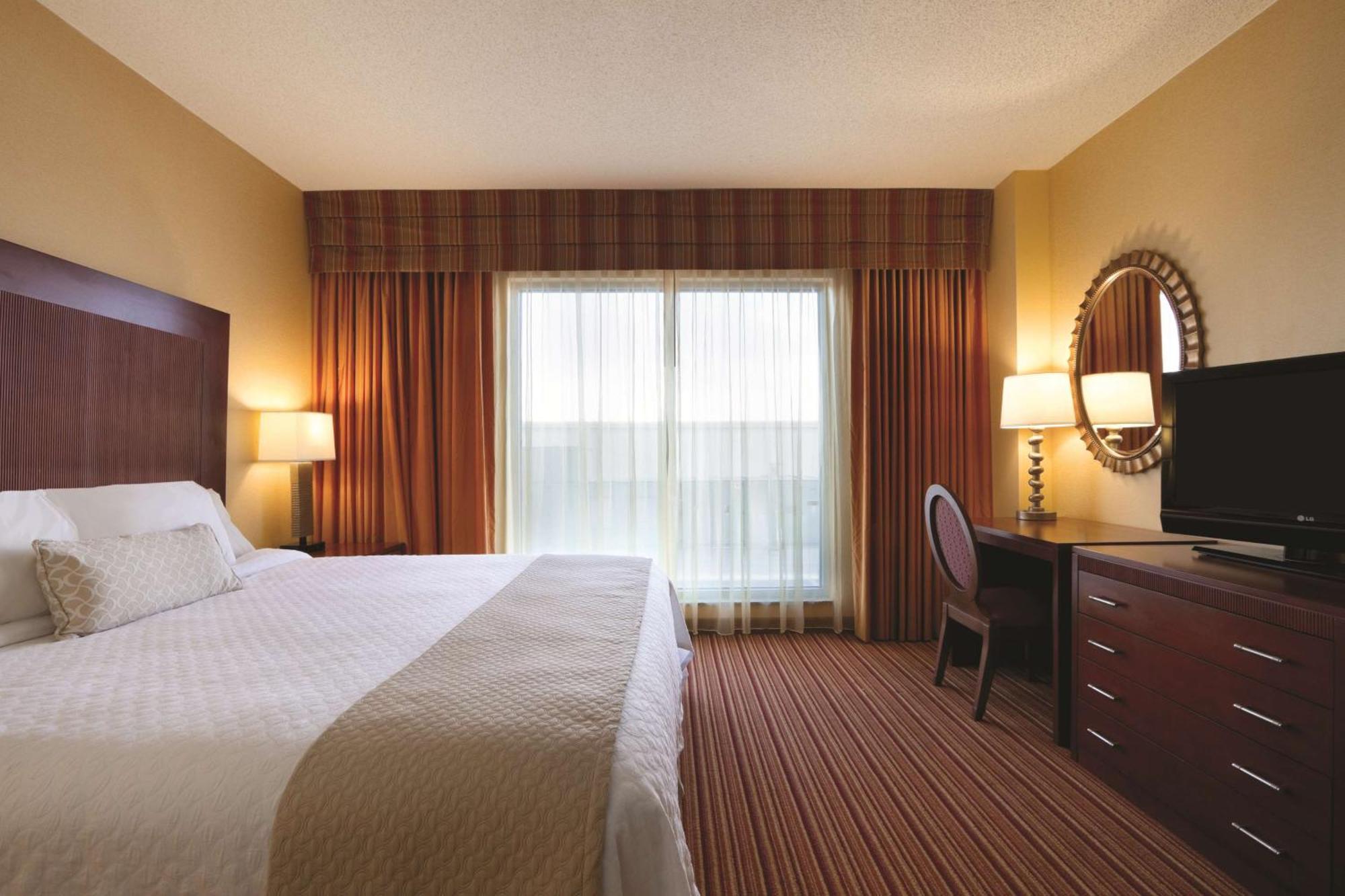 Embassy Suites By Hilton Norman Hotel & Conference Center Dış mekan fotoğraf