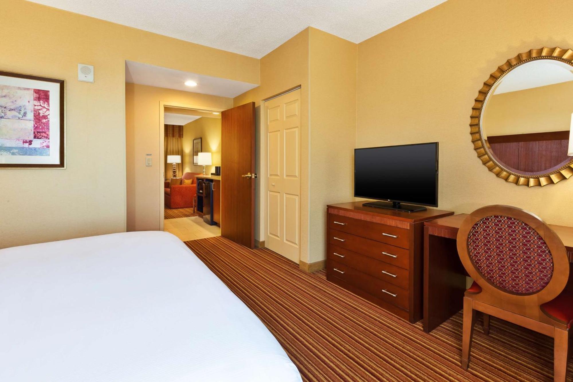 Embassy Suites By Hilton Norman Hotel & Conference Center Dış mekan fotoğraf