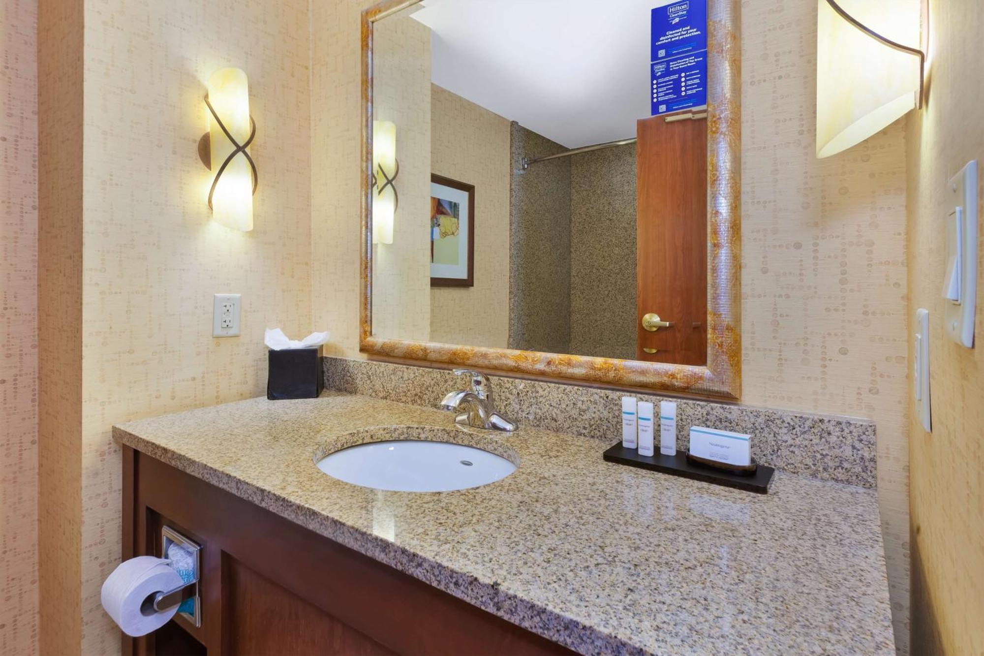 Embassy Suites By Hilton Norman Hotel & Conference Center Dış mekan fotoğraf