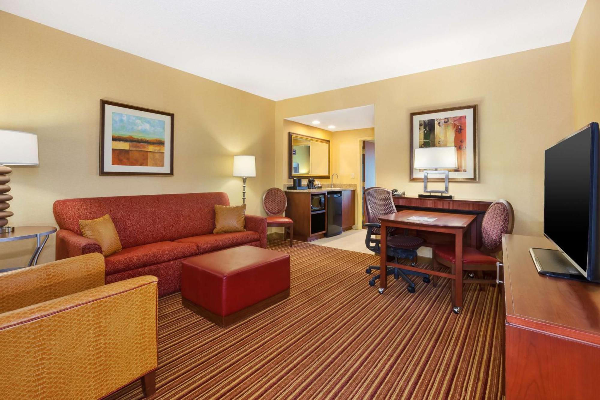 Embassy Suites By Hilton Norman Hotel & Conference Center Dış mekan fotoğraf