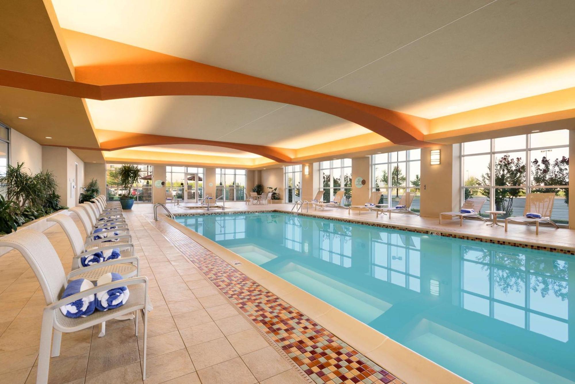 Embassy Suites By Hilton Norman Hotel & Conference Center Dış mekan fotoğraf